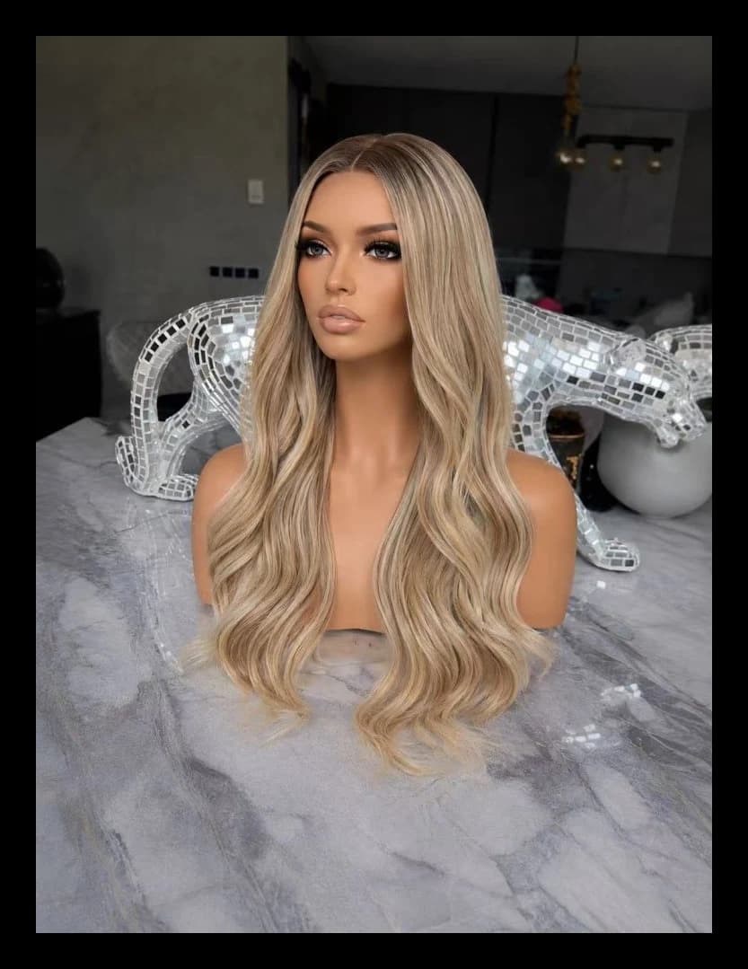 Valéria  real hair wig